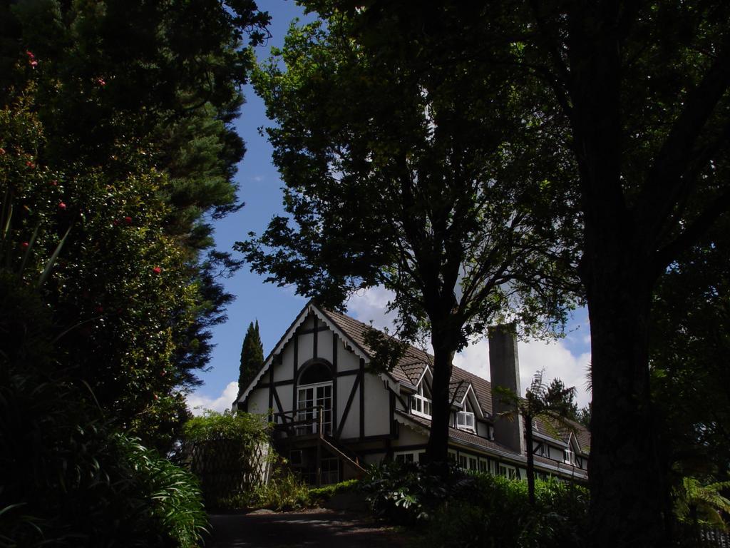 Fantail Lodge Backpackers Katikati Exteriör bild